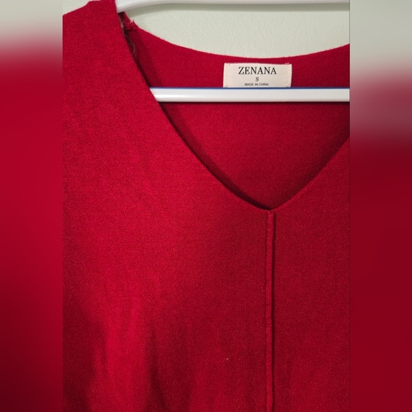 Zenana Red sweater Size Small - Picture 3 of 5